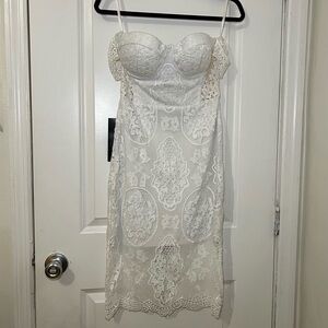 BEBE white lace dress